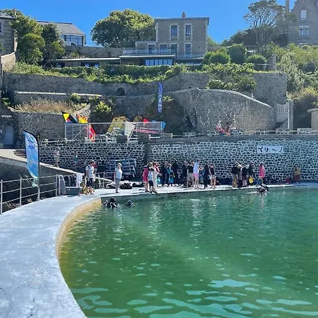 Apartment Bella Cruz: Premium Beachside With Electric Car Charging Dinard