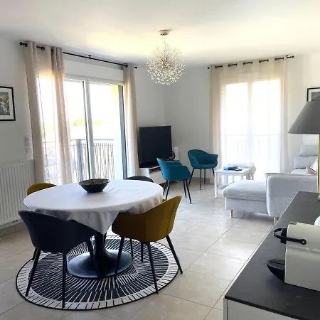 Apartment Bella Cruz: Premium Beachside With Electric Car Charging