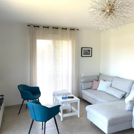 Bella Cruz: Premium Beachside With Electric Car Charging Apartment Dinard