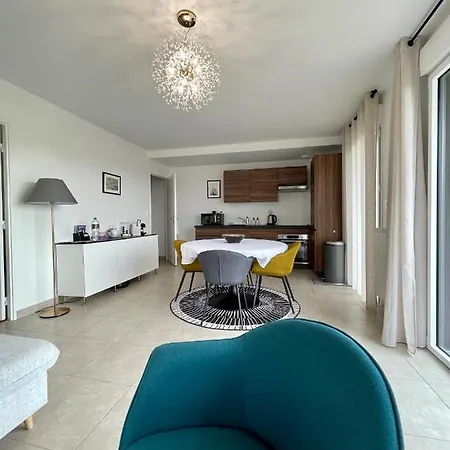 Bella Cruz: Premium Beachside With Electric Car Charging *