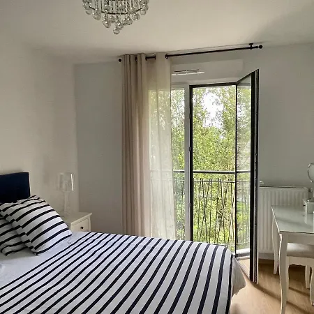 Bella Cruz: Premium Beachside With Electric Car Charging *